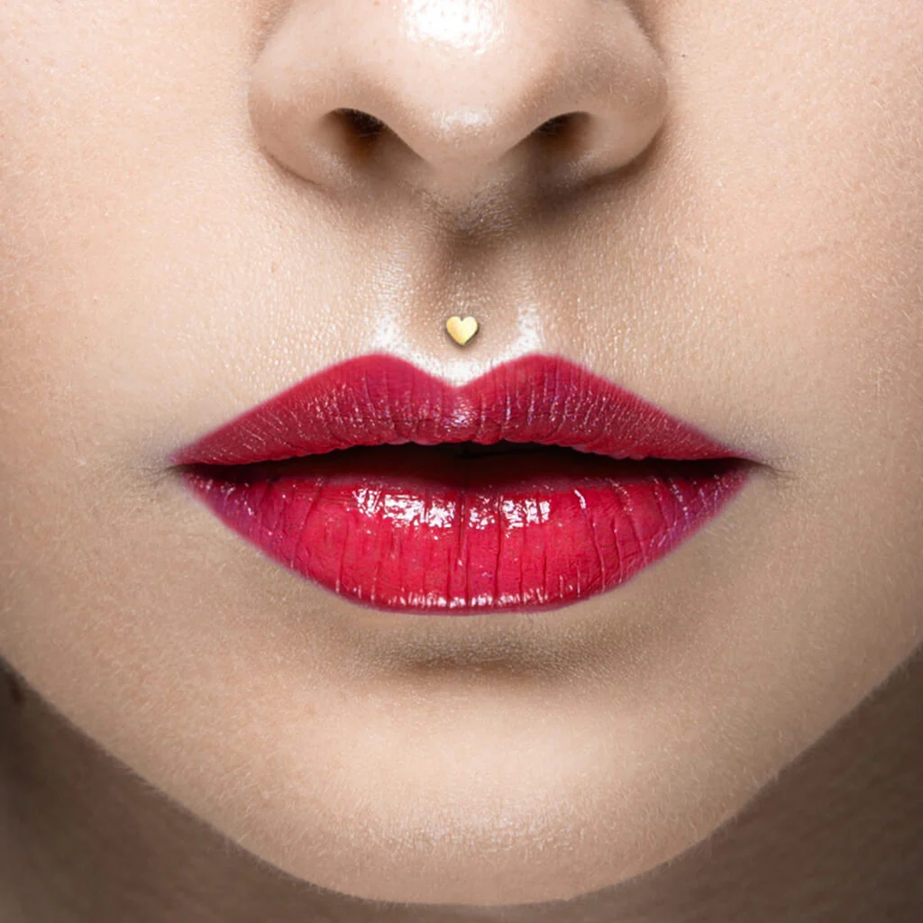 Solid Gold 14 Carat Labret Heart Flat Push-In - Image 4