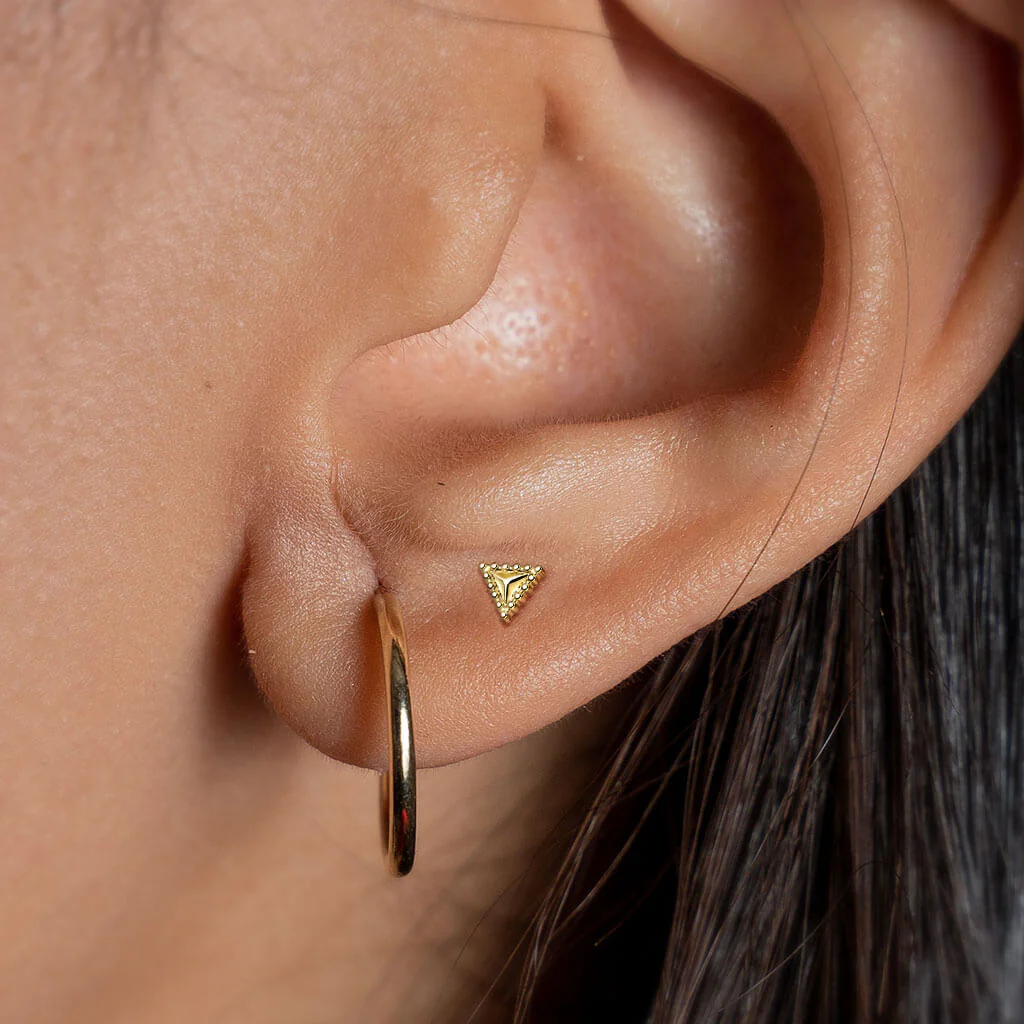Labret Triangle Internally Threaded - Image 7