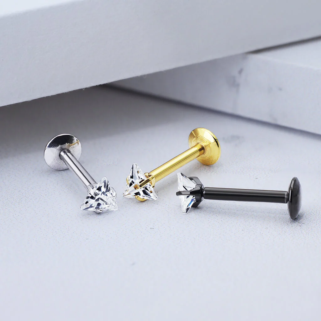 Labret Triangle Zirconia Internally Threaded - Image 9