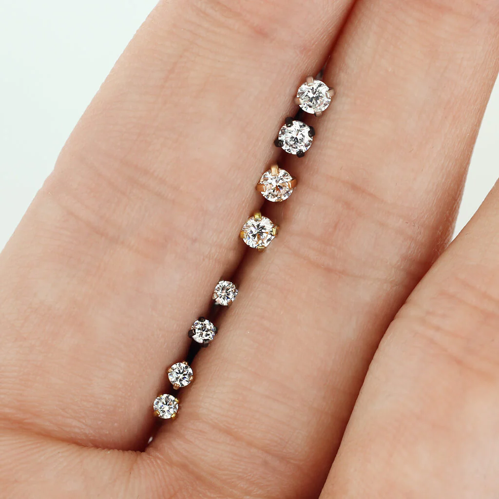 Labret Zirconia Round Internally Threaded, 4 pieces - Image 3